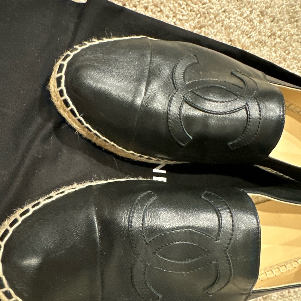 AUTHENTIC CHANEL black espadrilles size 41 pre-owned.